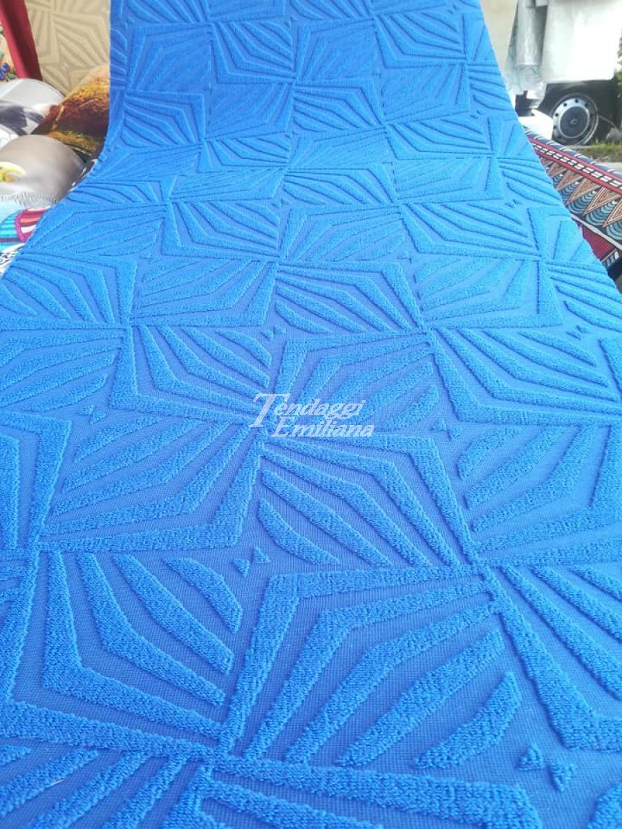 Tappeto a metraggio collezione Susy made in Italy modello intrecci blu